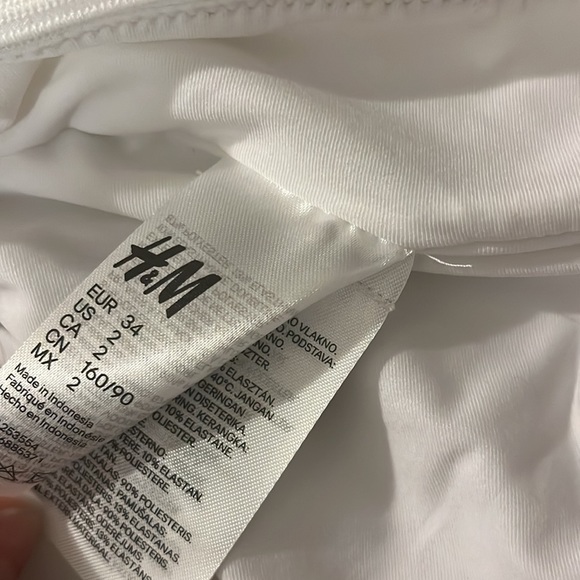 white H&M bathing suit bottoms. brand new & never worn; size 2 - Picture 4 of 4